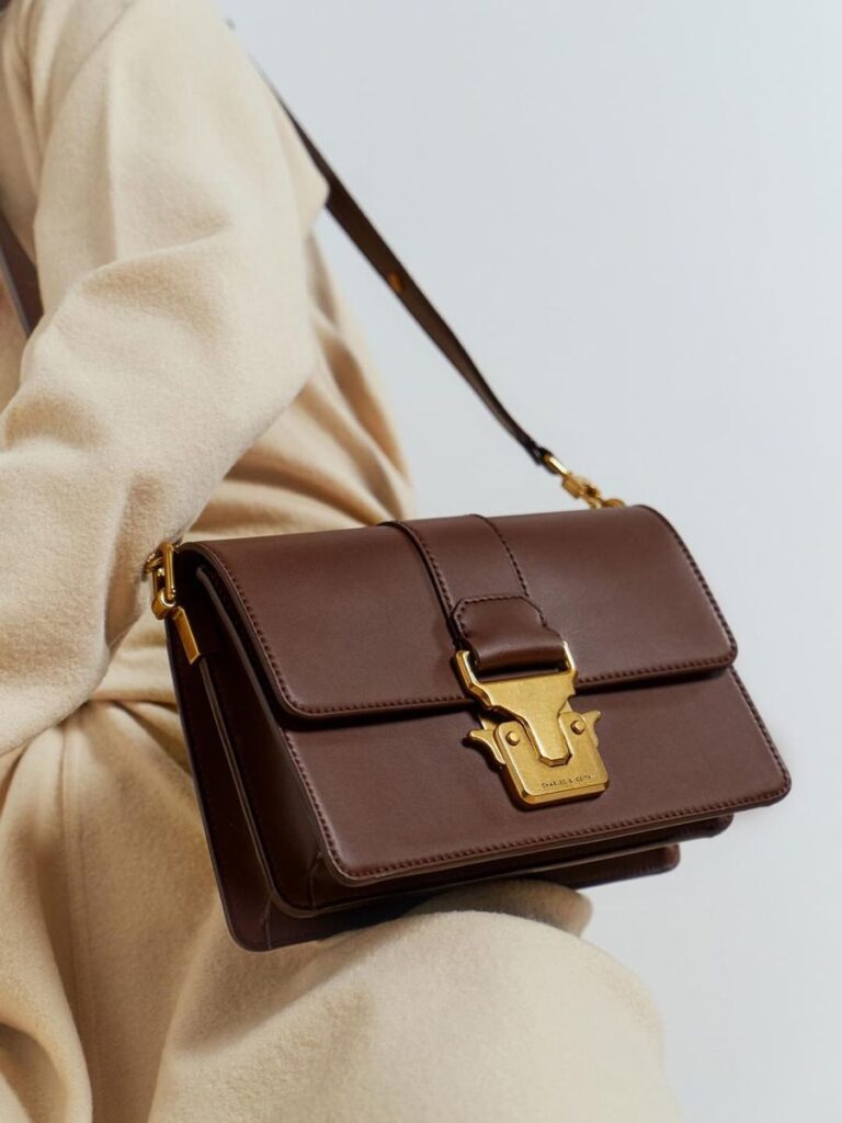 shoulder bags for women's